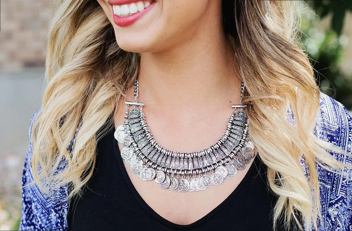 necklace, jewelry, fashion, stylish, silver necklace, accessory, woman, girl, female, happy, smiling, necklace, necklace